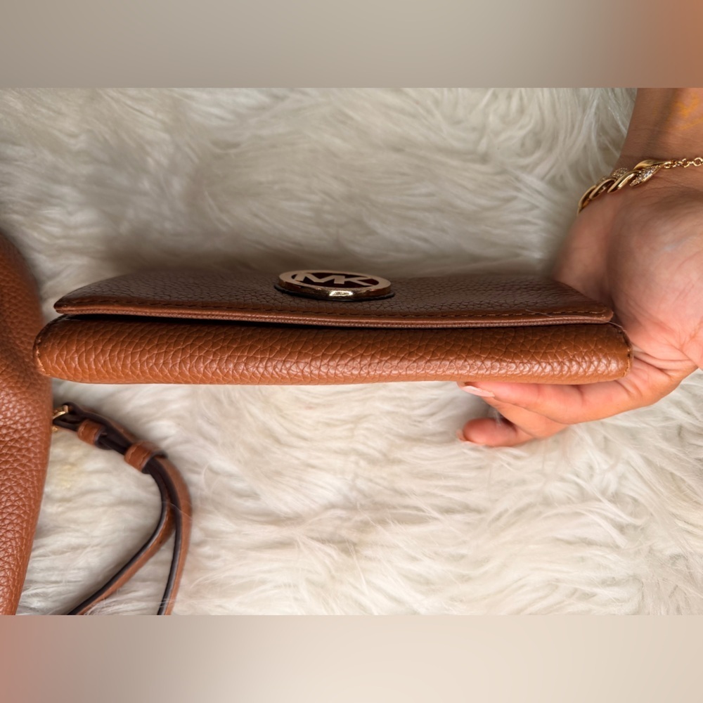 Michael Kors Brown Leather Hobo Bag and Wallet - Picture 7 of 11